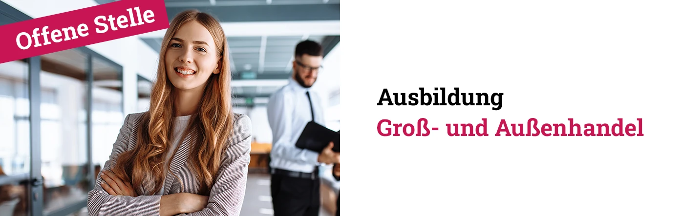 Junge Auszubildende lächelt in die Kamera