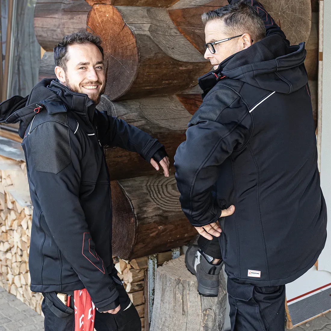 ROOFING XPERT Softshelljacke schwarz Lifestyle Foto